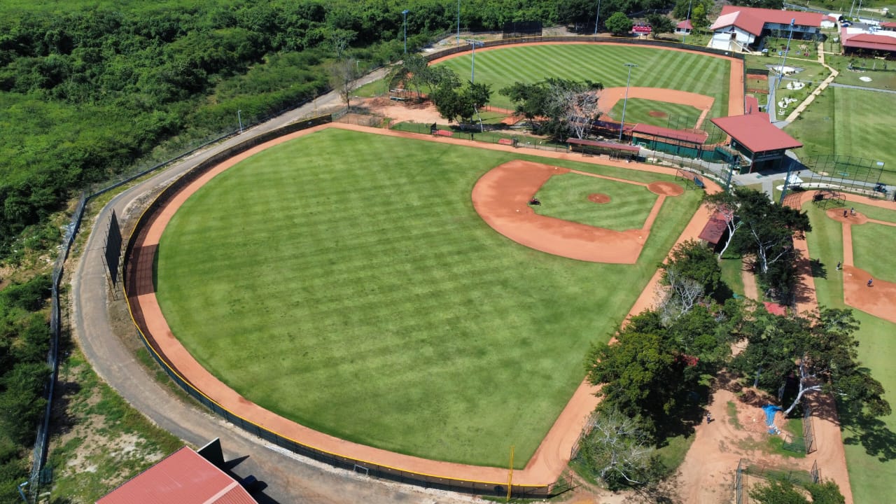 Restauración del césped de la academia de los Arizona Diamondbacks — Campo principal, vista aérea