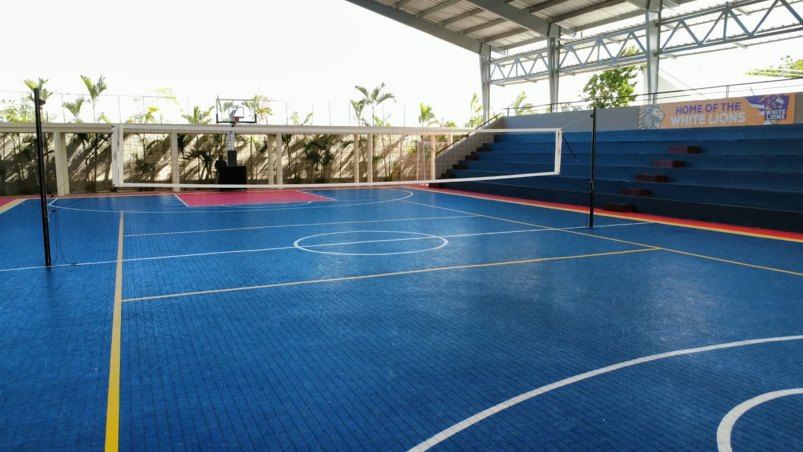 Renovación de gimnasio y pádel del Bavaro Bilingual School — Cancha multideportiva techada
