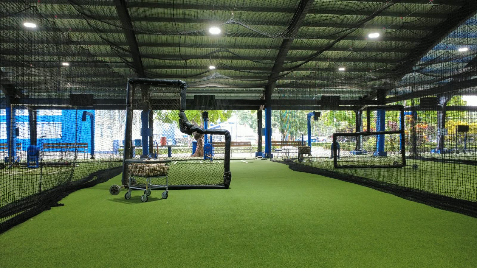 Campo de agilidad, jaulas de bateo y pisos de los New York Mets — Jaulas de bateo